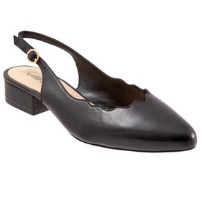Trotters Slingback flats 9.5W (wide)